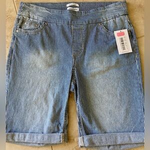 BRAND NEW Adorable Westbound Petites Denim Striped Stretch Shorts Size 4P